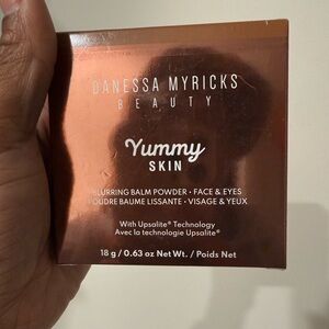 Danessa Myricks Beauty Yummy Skin Blurring Balm Powder - Rich Brown